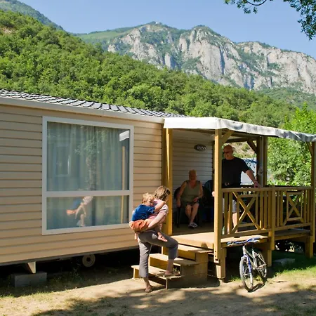 Camping Familial - Parc Aquatique - Grande Aire De Jeux A La Montagne Agos-Vidalos