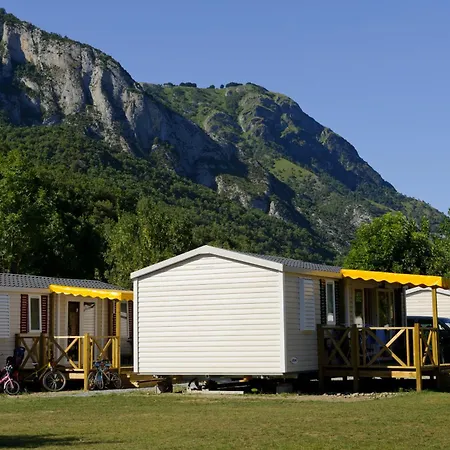 Familial - Parc Aquatique - Grande Aire De Jeux A La Montagne