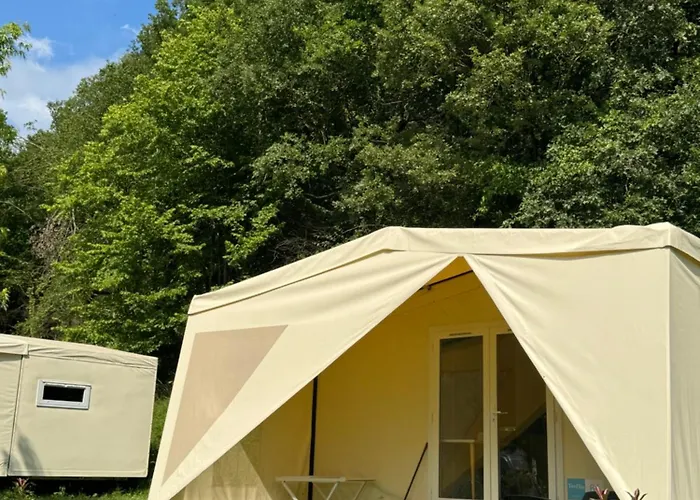 Kemping Familial - Parc Aquatique - Grande Aire De Jeux A La Montagne